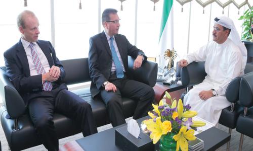 مباحثات إماراتية فنلندية للتعاون الاستثماري  