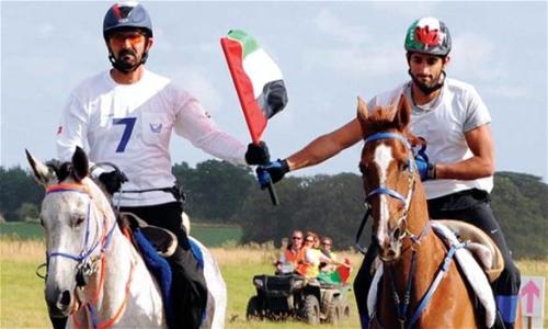 العويس يهنئ محمد بن راشد وأسرته بفوزهم بـجائزة الأسرة الرياضية