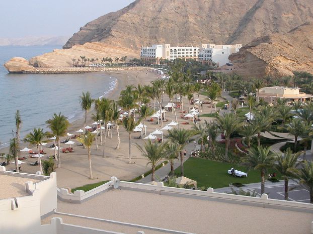 عُمان تؤكد خلوها من "إيبولا"