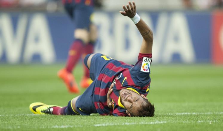 برشلونة يتلقى ضربة جديدة بإصابة نيمار