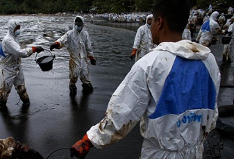 اكتشاف بكتيريا يمكنها مكافحة تسرب النفط