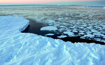 علماء يتنبؤون بغرق المدن الساحلية بعد 200 عام 