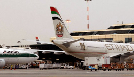 طيران الاتحاد يثير غضب مواطنين أخّر سفرهم 14 ساعة